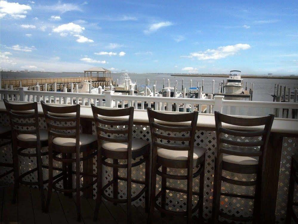 Tavern On The Bay Hotel - Frank Sinatra Suite Somers Point Exterior foto